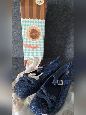 Hot Chocolate Brand Women's Sapphire Mary Janes, Size 12 (43)